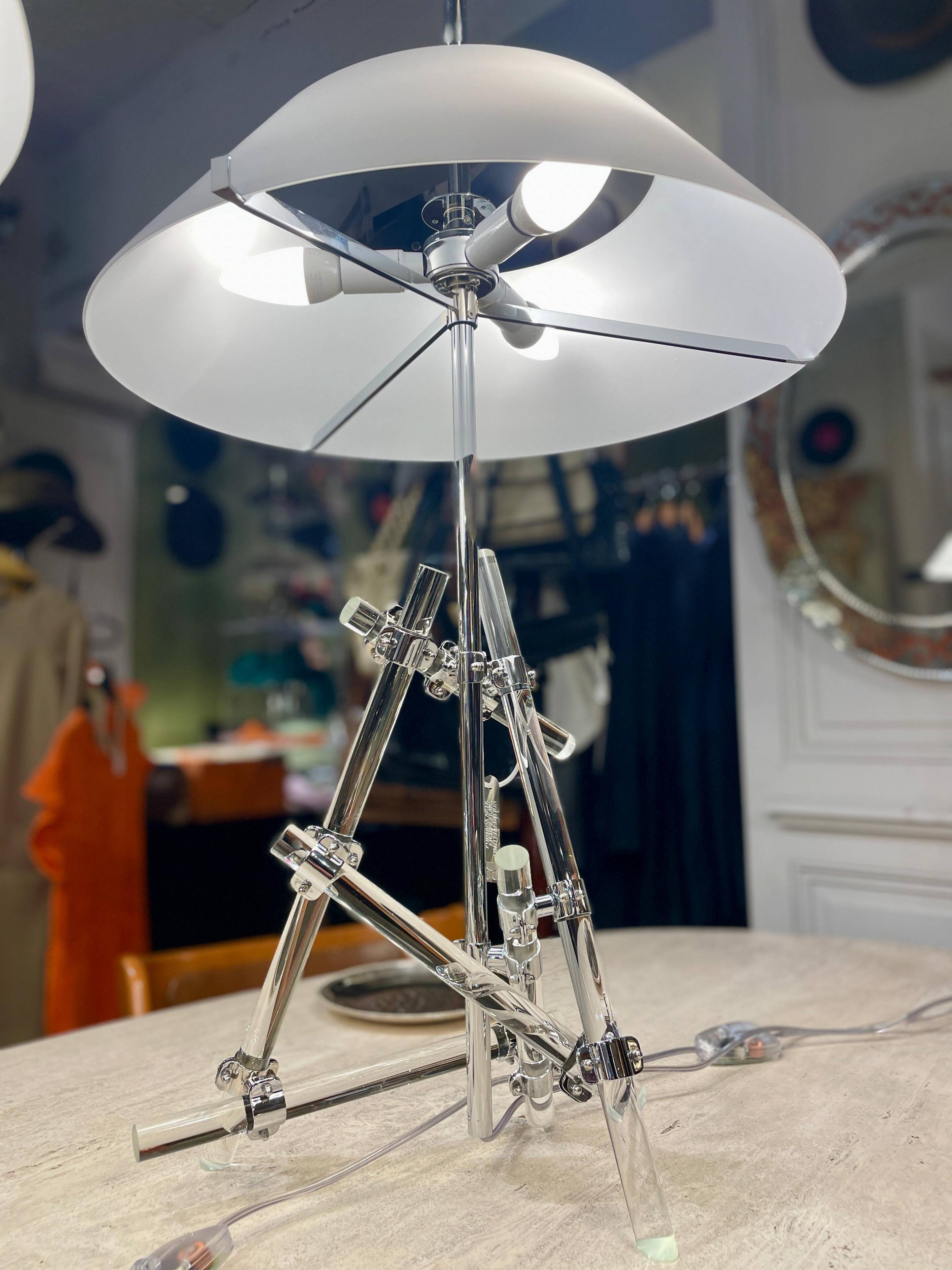 Ashanghai lamp published by Fontana Arte by Max Ingrand