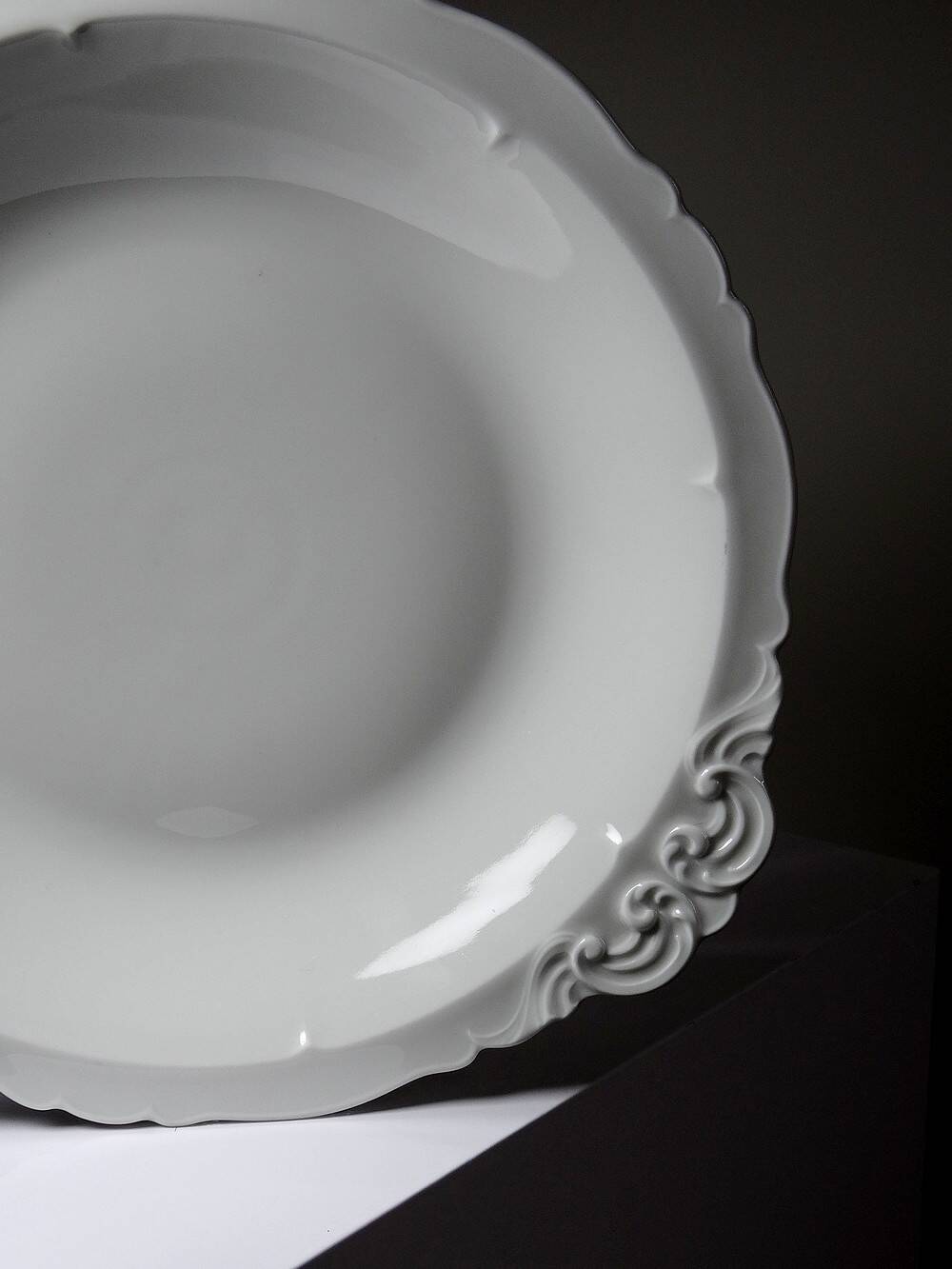 Large, hollow serving dish in fine white Limoges porcelain, vintage/antique