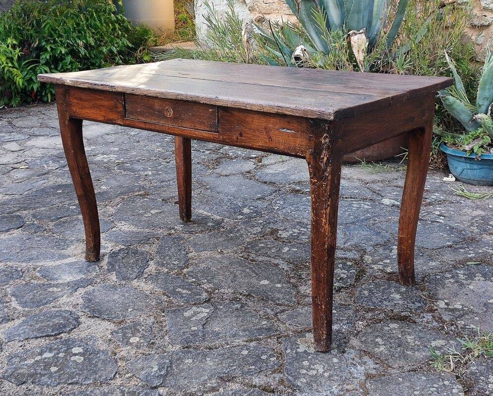 Table ancienne avec tiroir