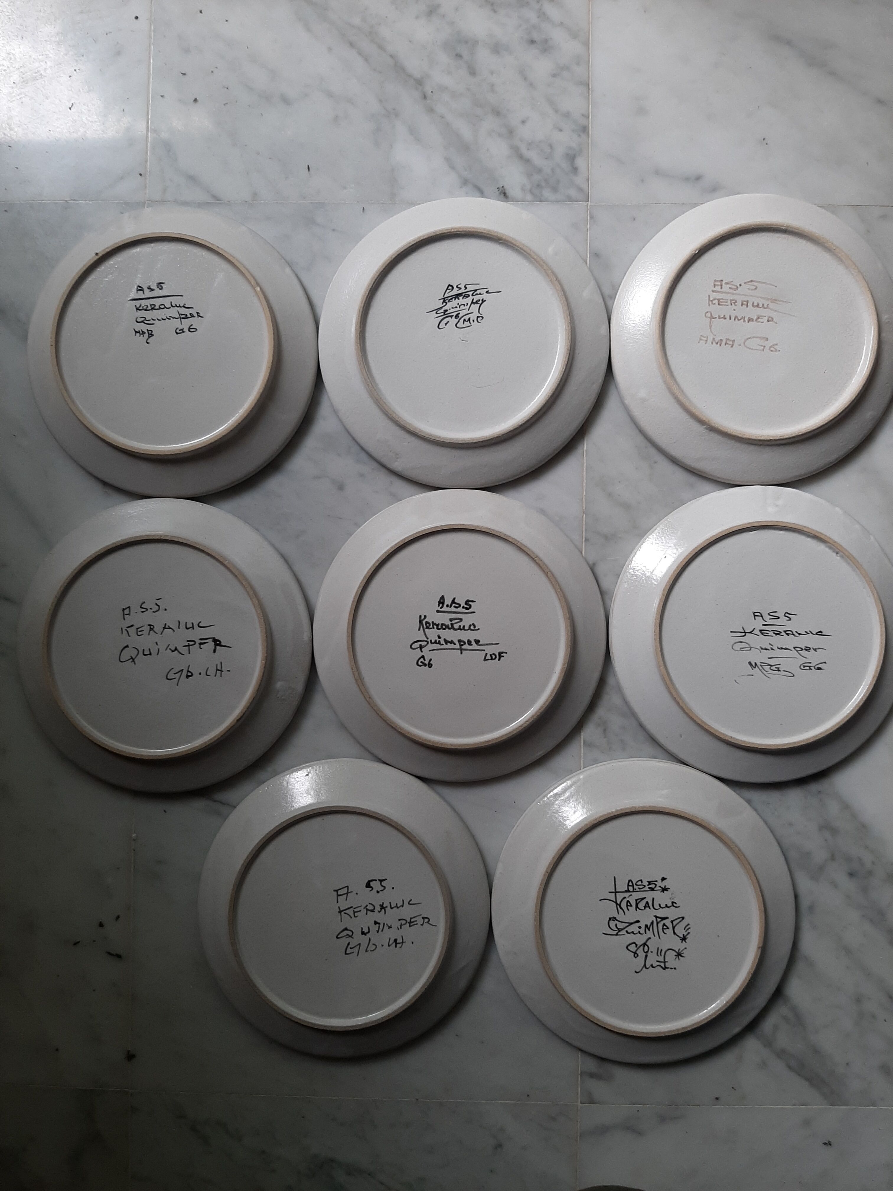 8 flat starter/dessert plates Keraluc Quimper