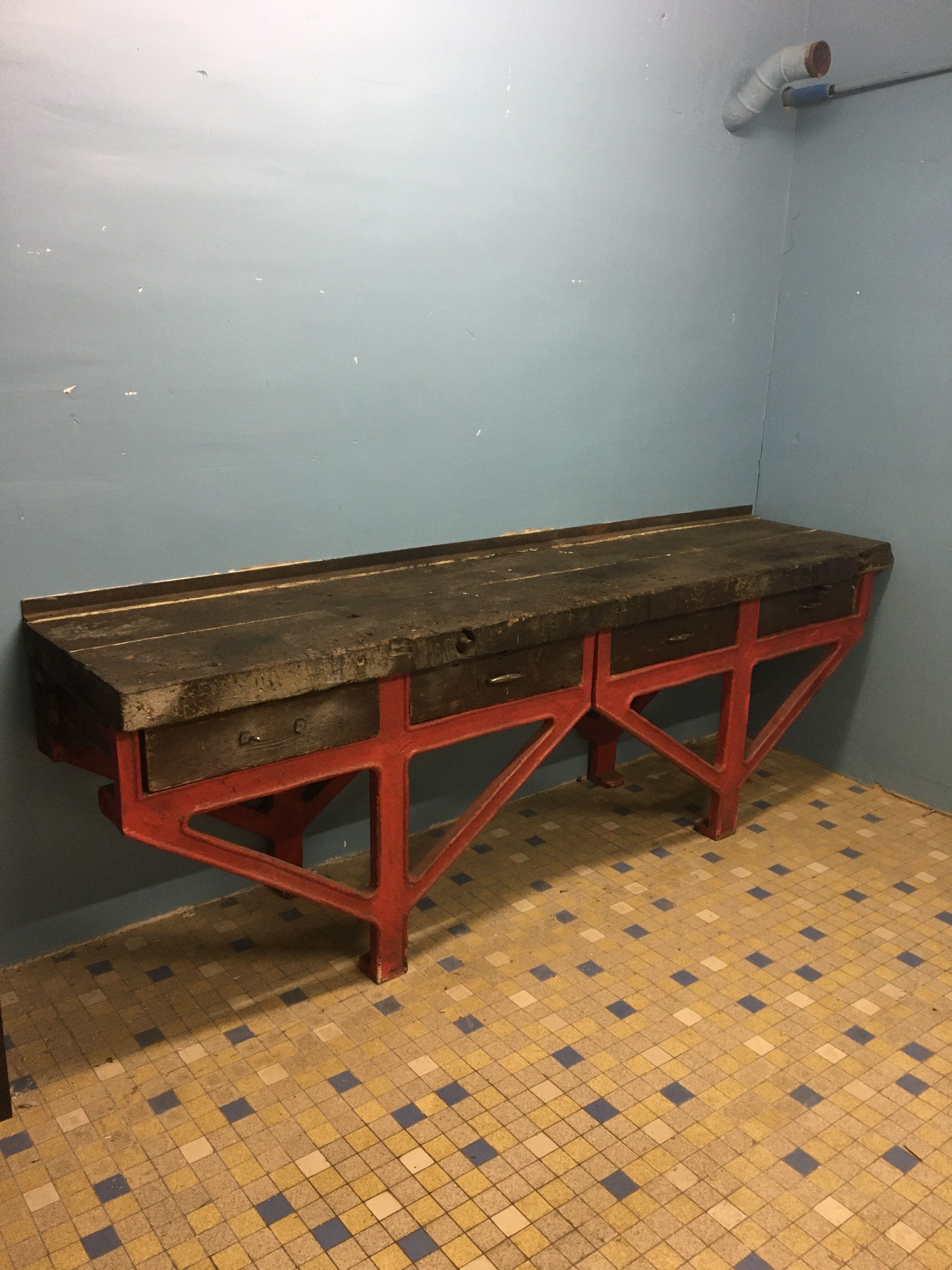 Former industrial workbench