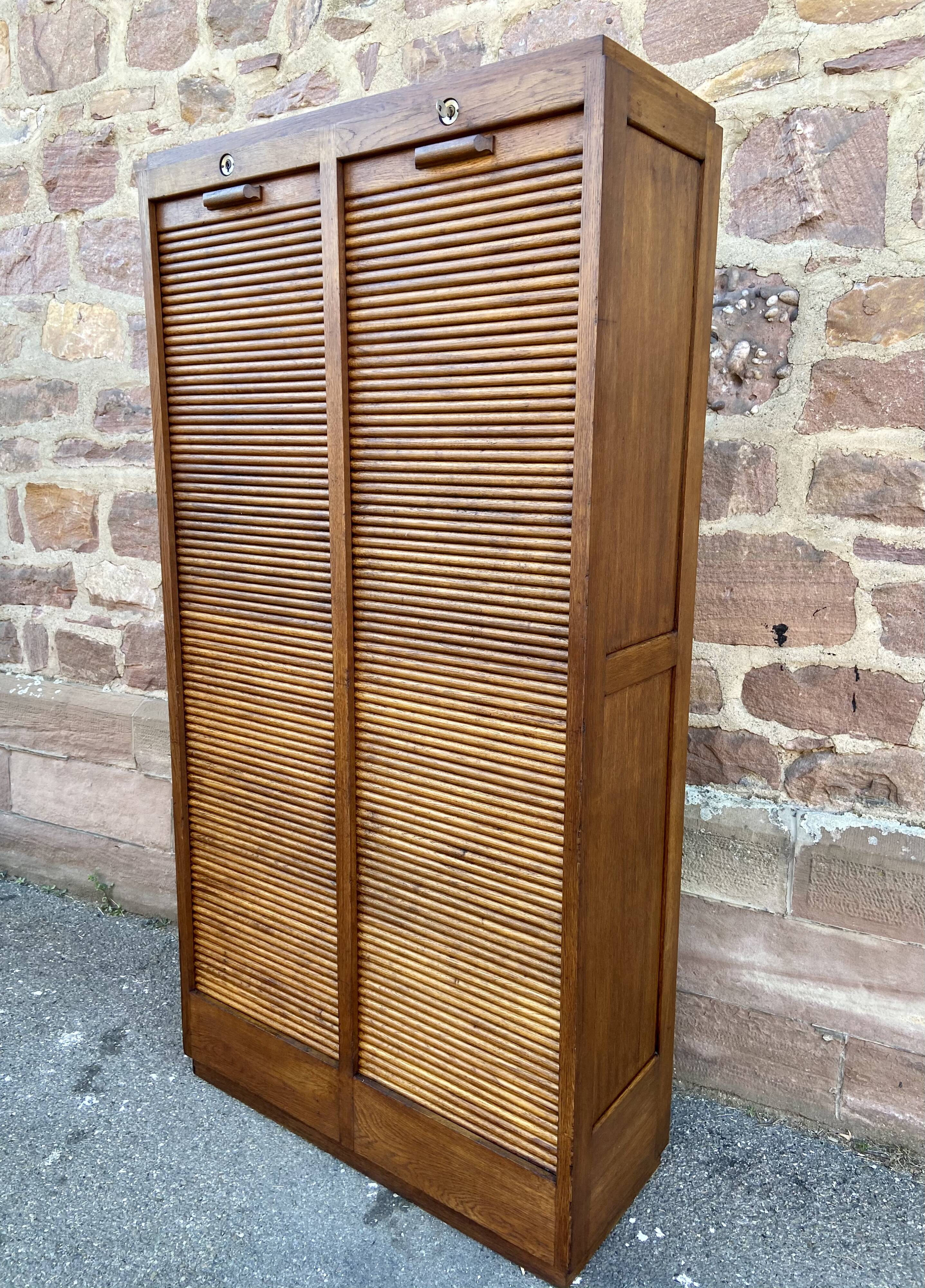 Furniture slided curtain slider in oak 1950