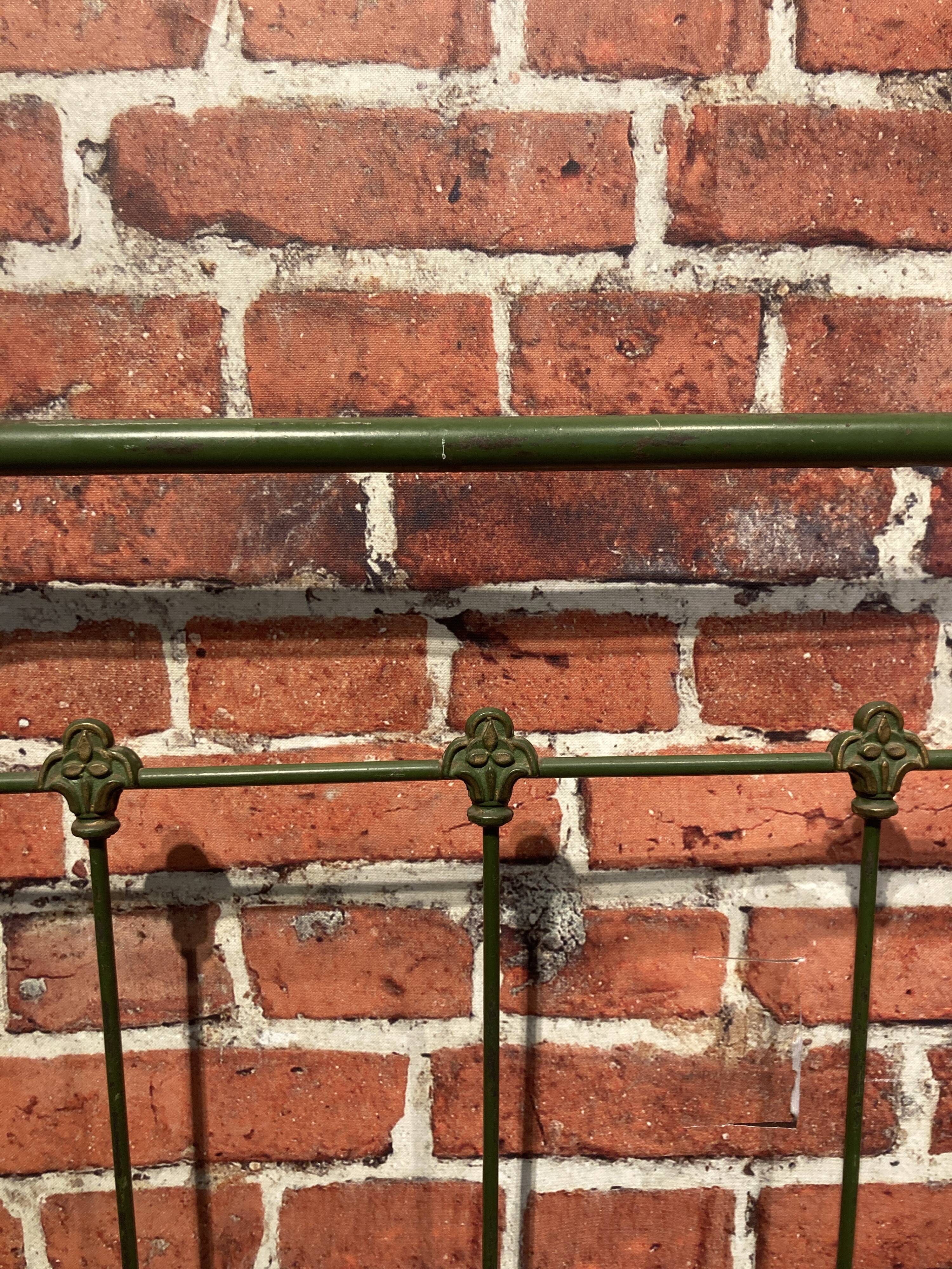 Green metal bed, 1 place