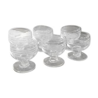 Engraved aperitif glasses with square foot