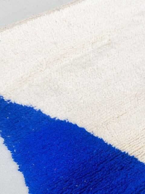 Traditional handmade Berber rug 250cmx150cm