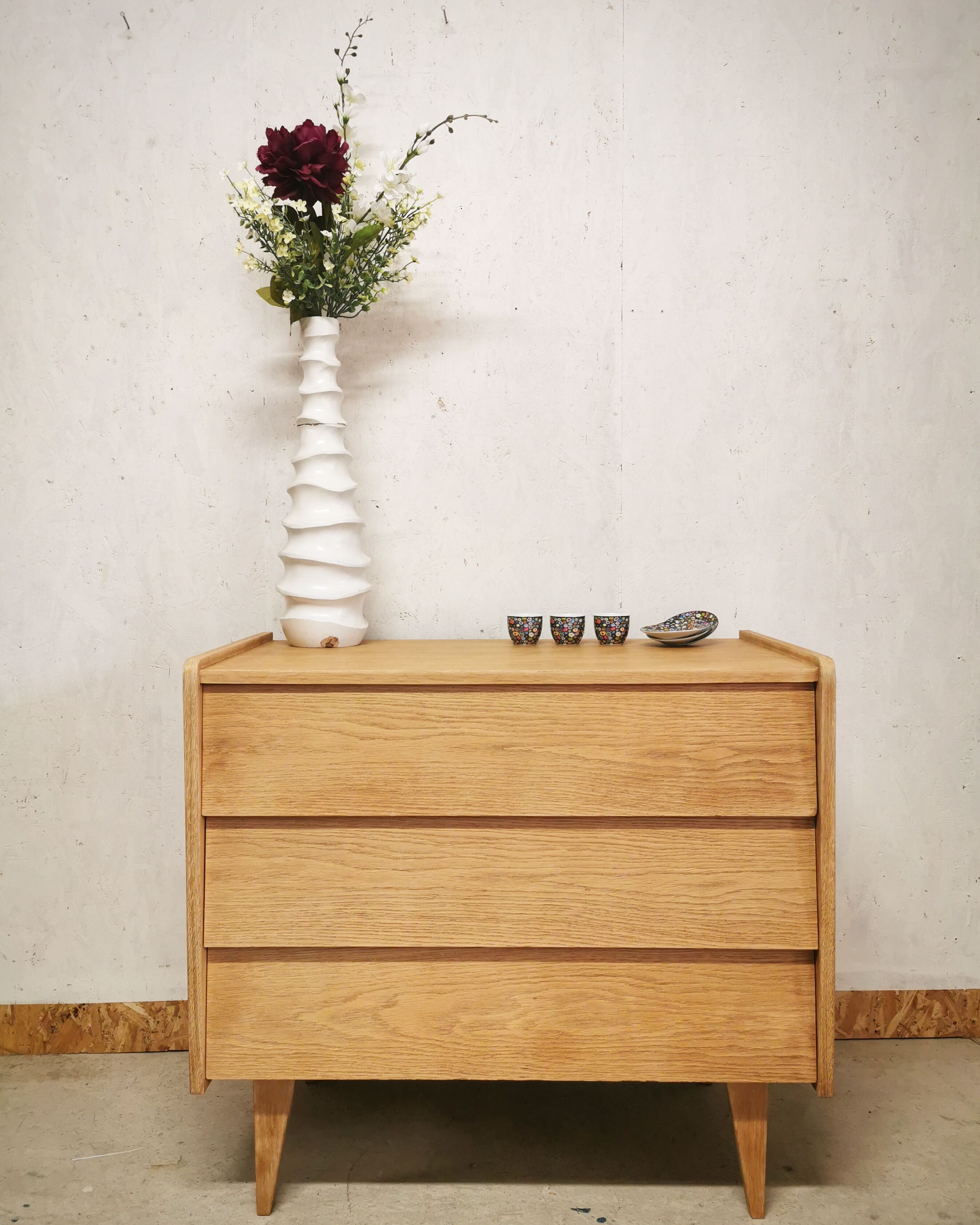 Vintage wooden chest of drawers