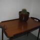 Table d'appoint plateau de service Aase Dreieri Ganddal Norvège  en teck et chêne années 1960