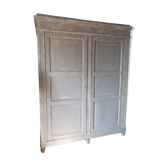 2-door wooden cabinet