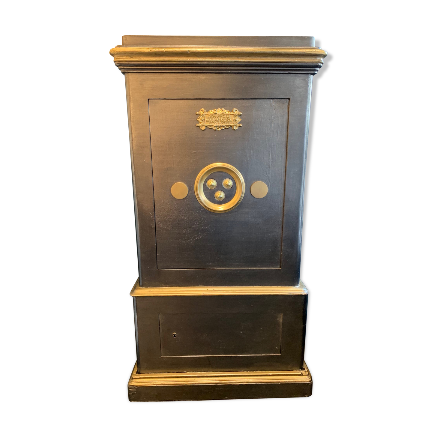 Strong box at the beginning of the 20th century