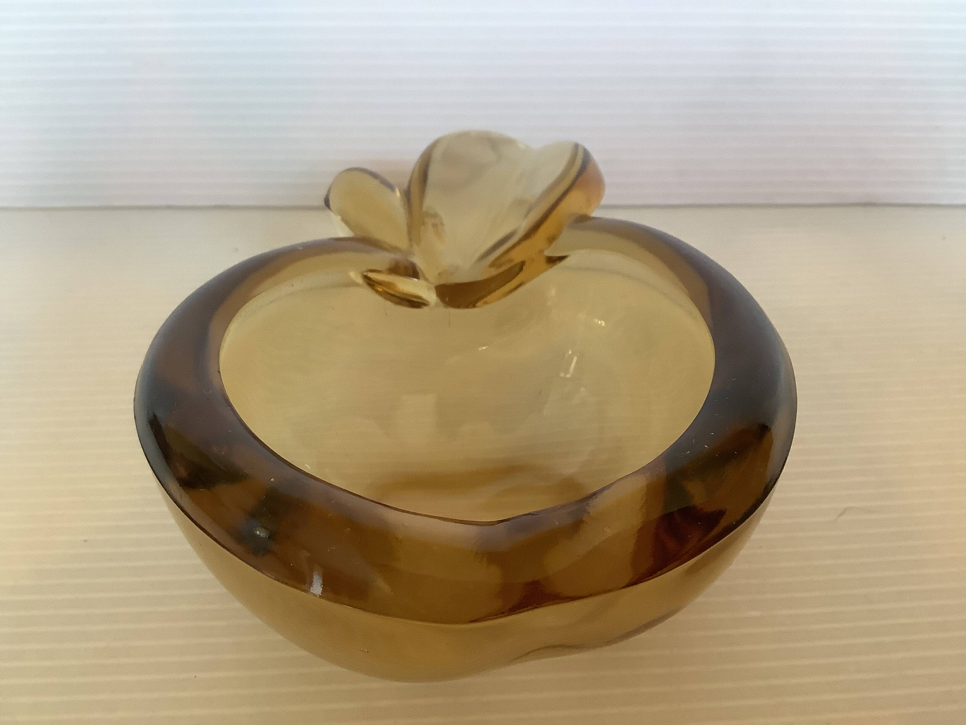 Empty apple ashtray pocket