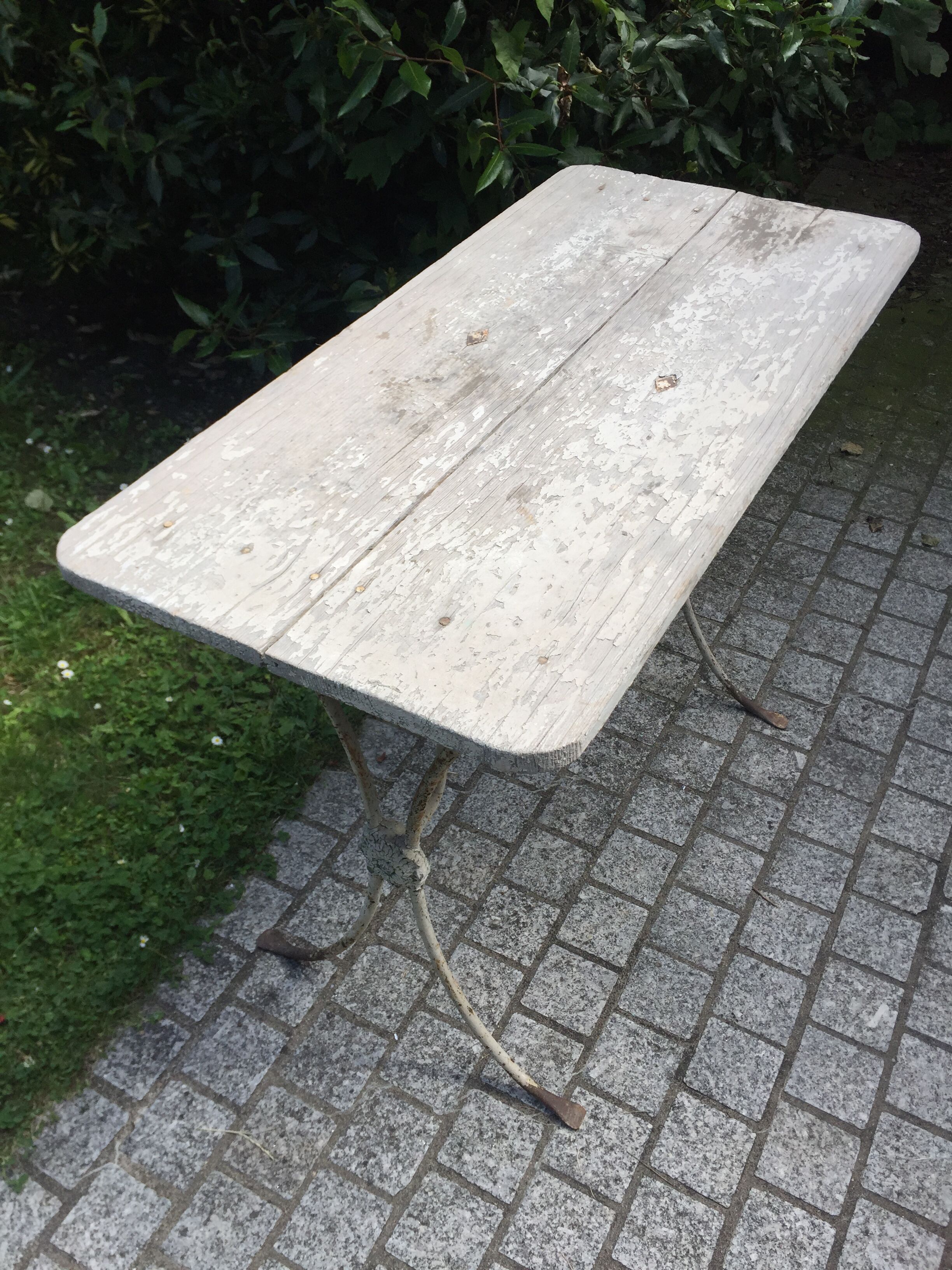 Dining garden of wood and wrought iron early twentieth