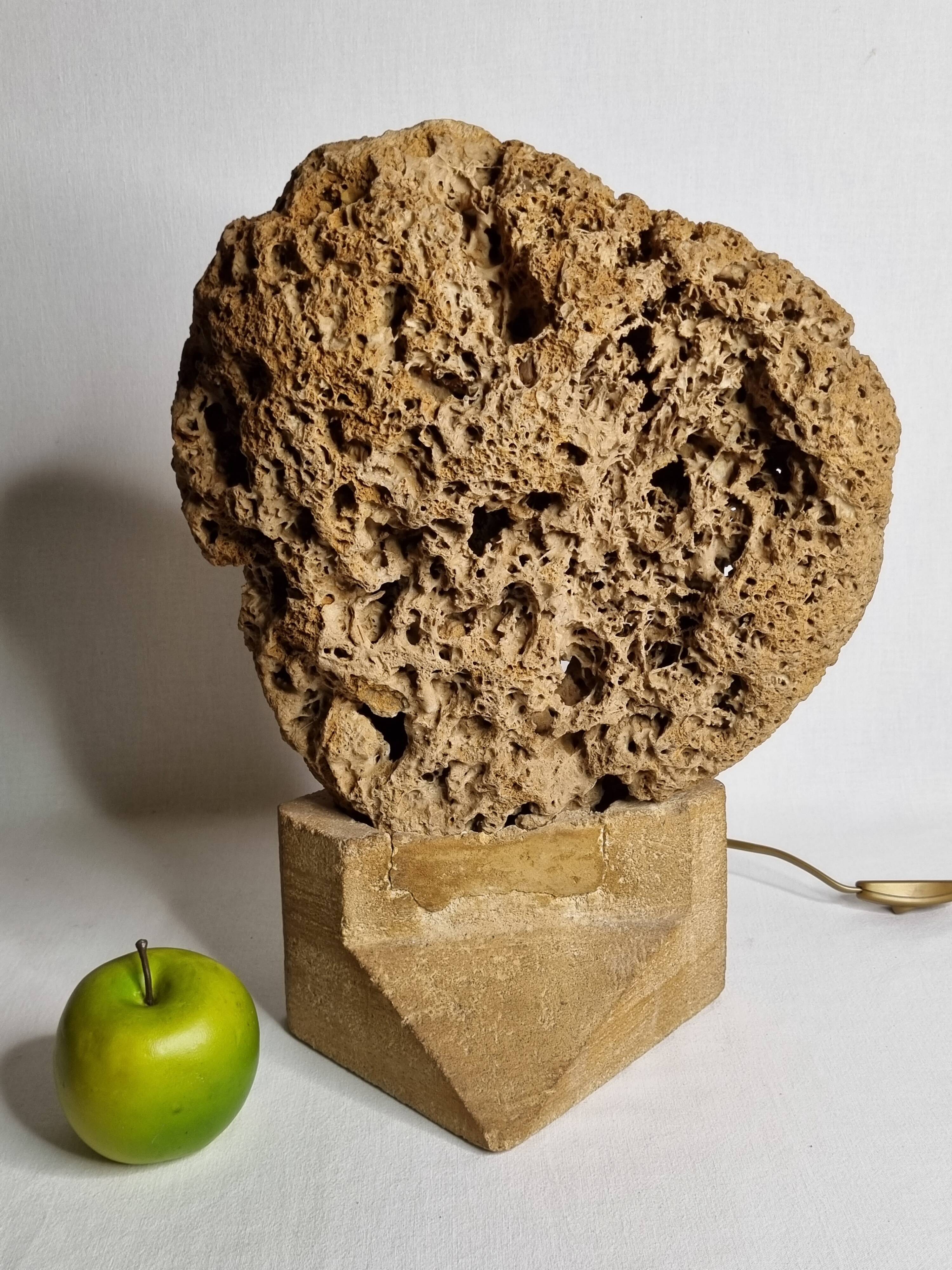 Sculptural lamp in openwork mineral concretion, brutalist style – 42 cm