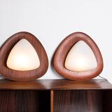 Paire d’appliques Italiennes en teck et opaline par Goffredo Reggiani 1960.