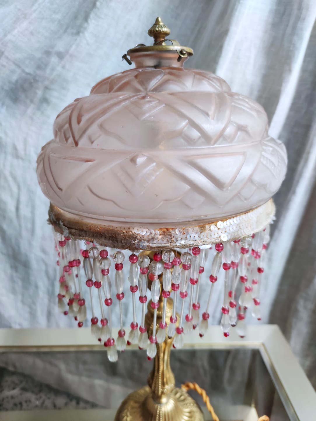Art Deco globe opalin pink beaded lamp, 1920/30s