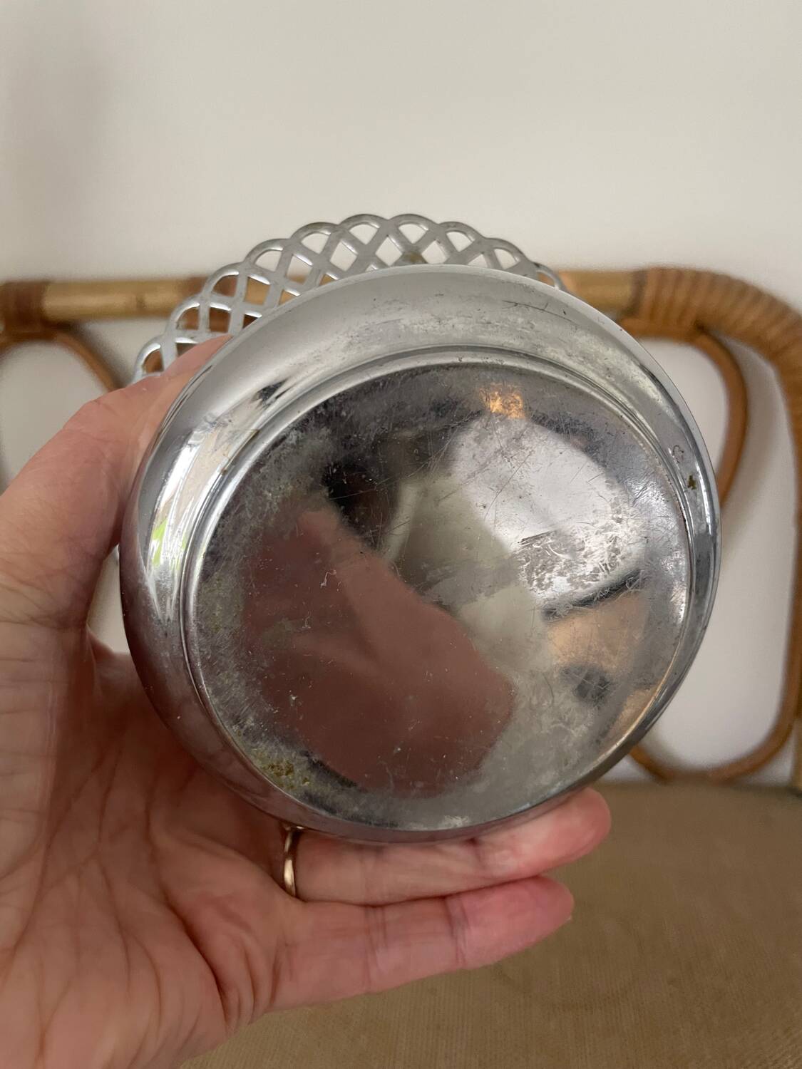 Sugar bowl with a silver-plated lid.