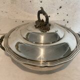 Bouillon couvert et deux petits plat en métal argenté XX siècle