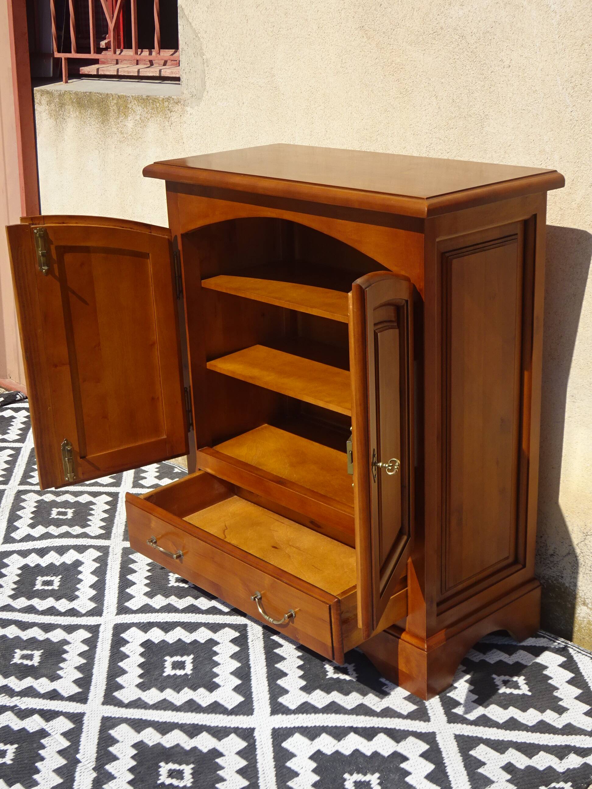 Petit meuble vintage, faible profondeur