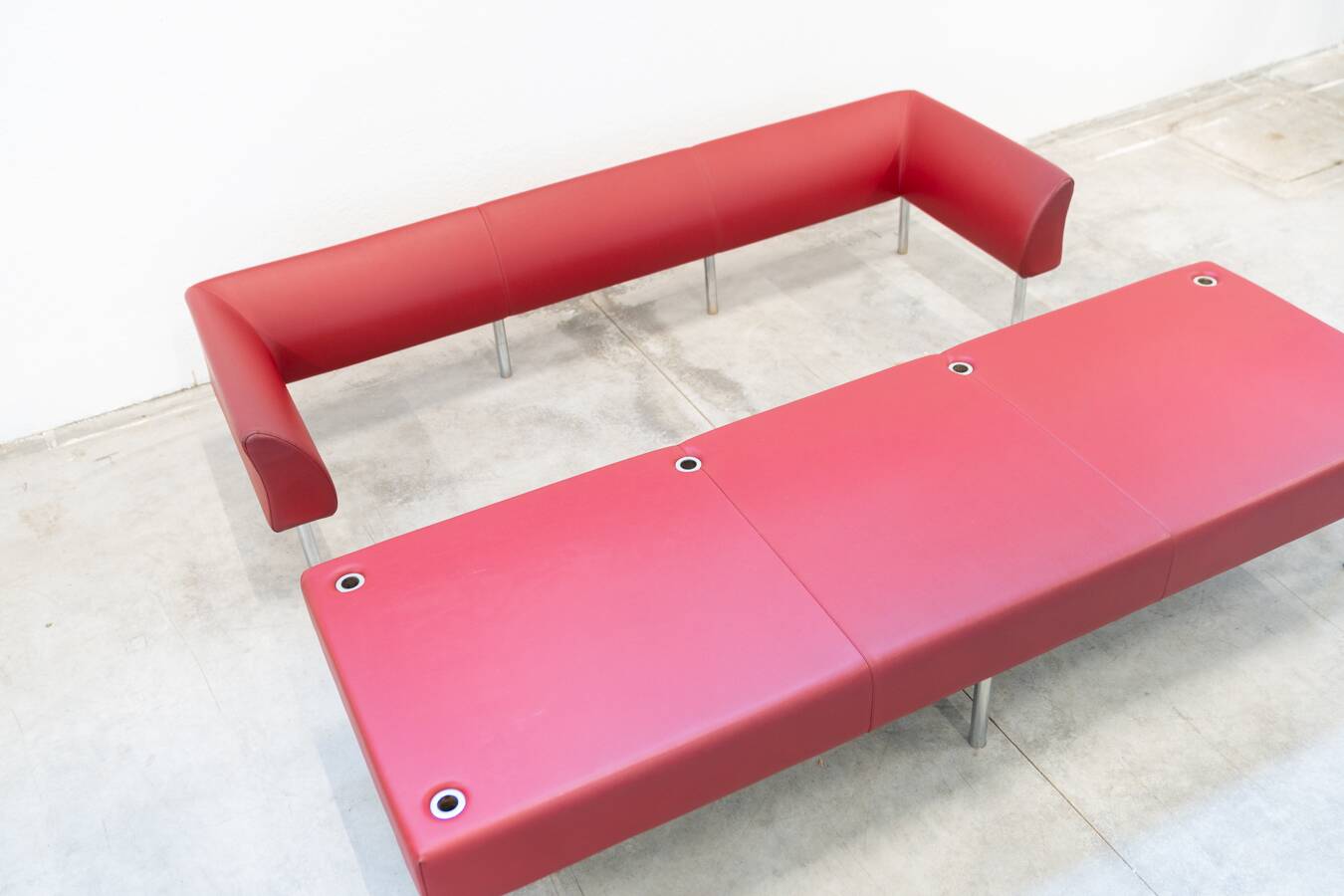 Business class 3-seater sofa in red leather and chrome iron legs, 1990s