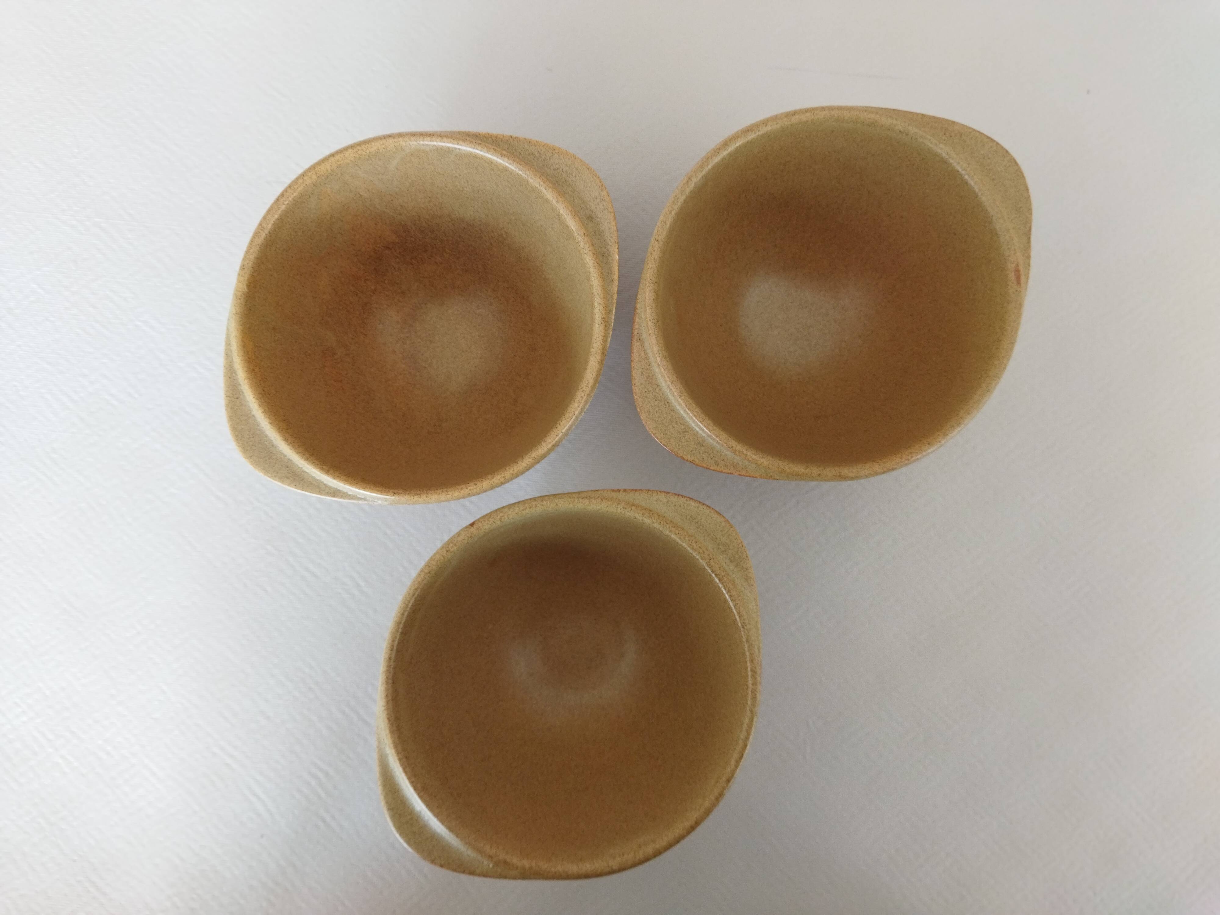 3 ear bowls in Sarreguemines sandstone