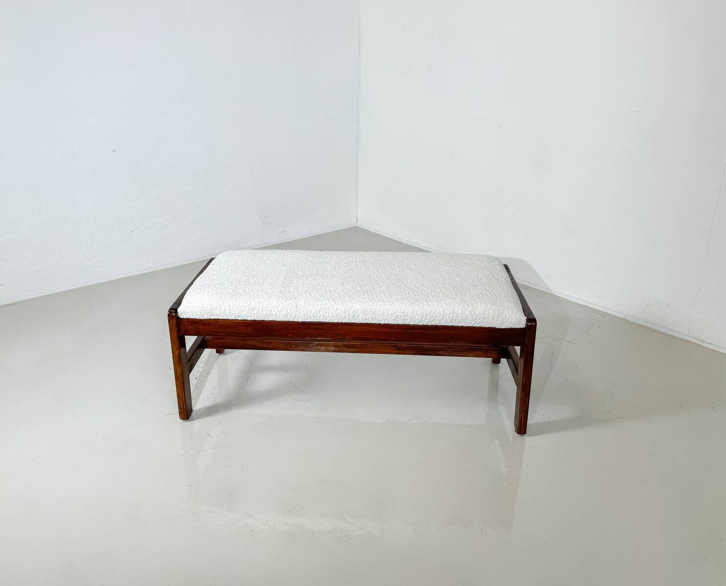 Bench in wood and white boucle fabric, italy, 1960s