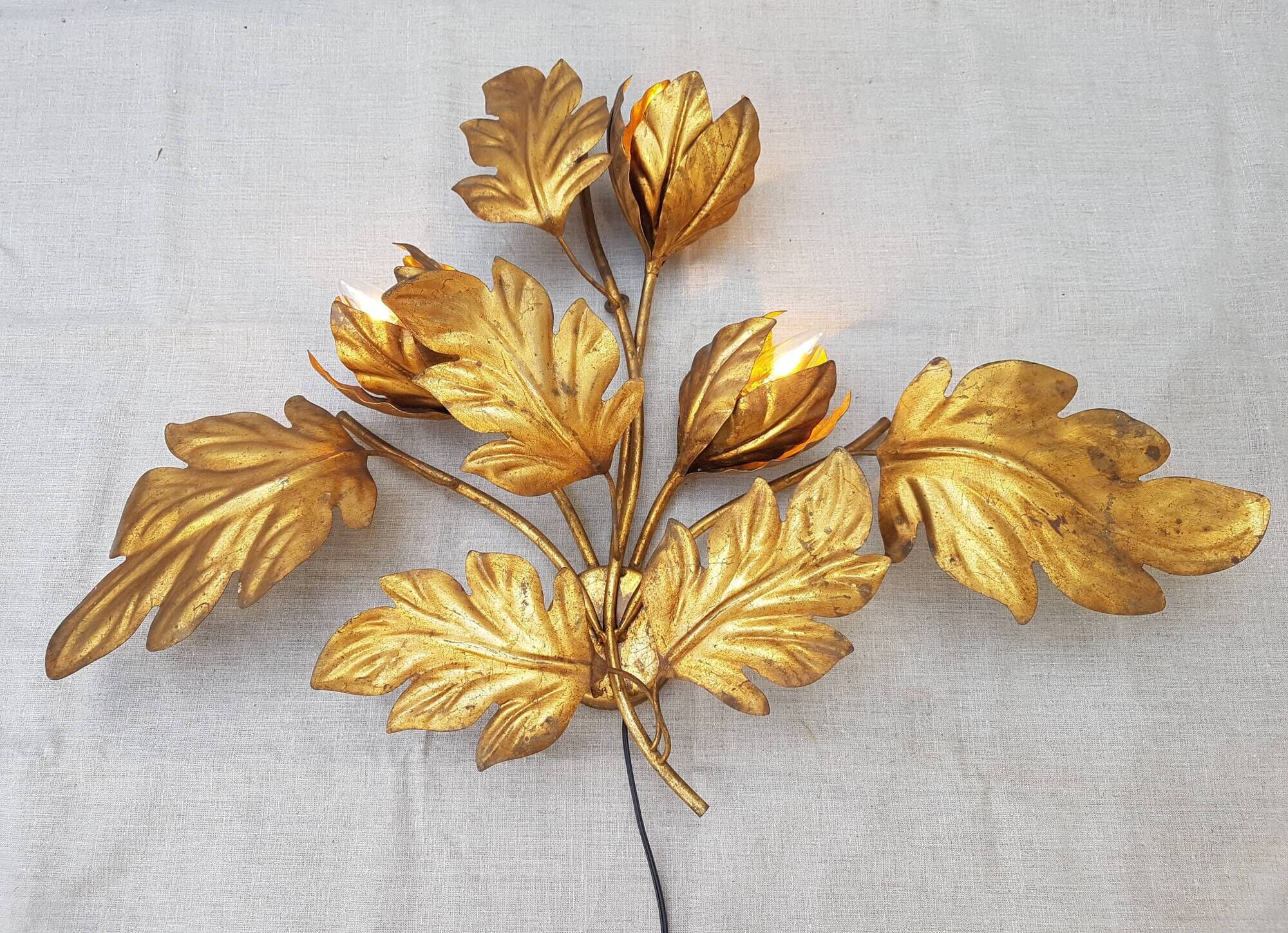 Paire d'appliques murales fleur feuillage en métal doré par Hans Kögl, 1970