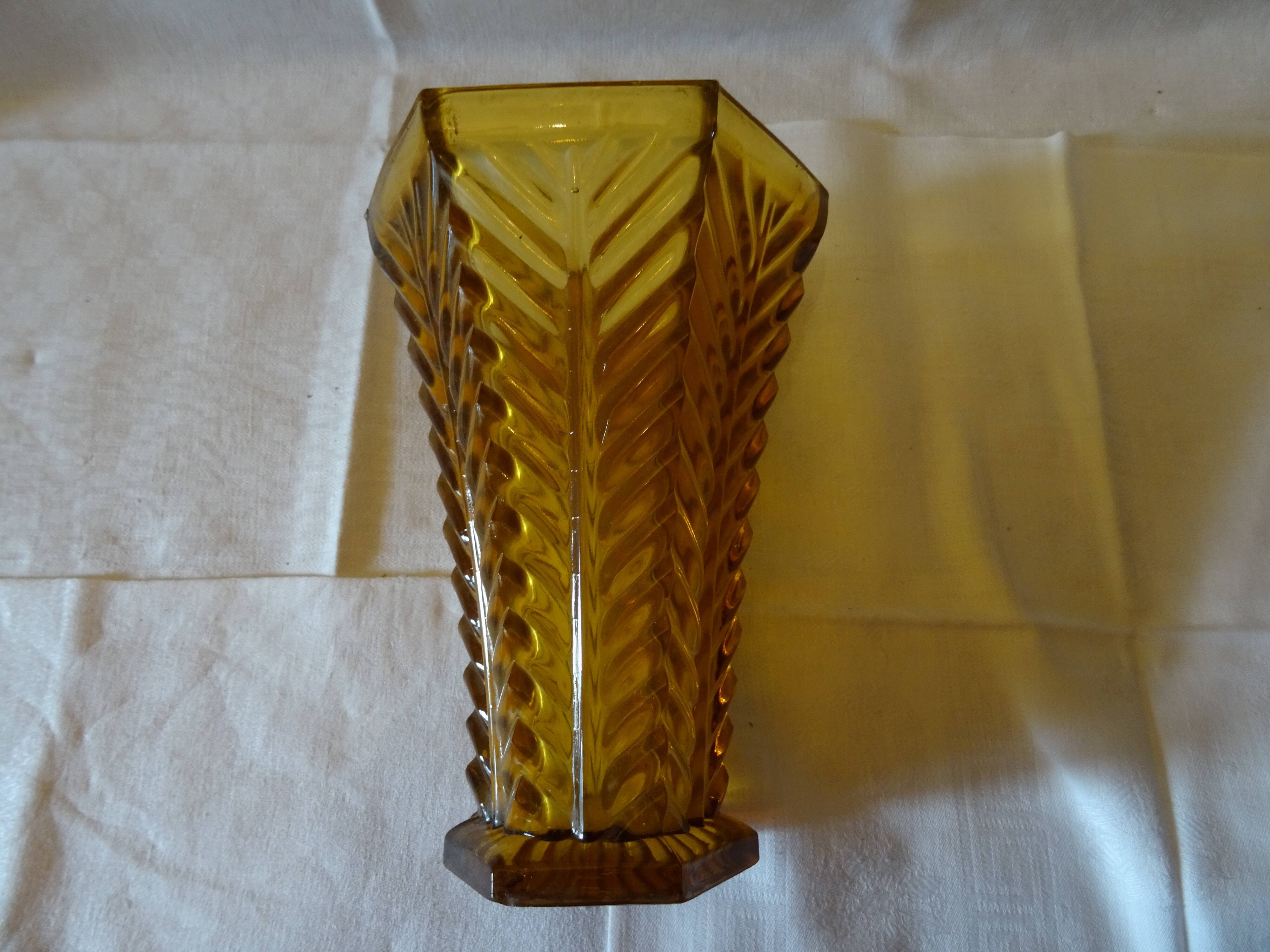 Art deco vase