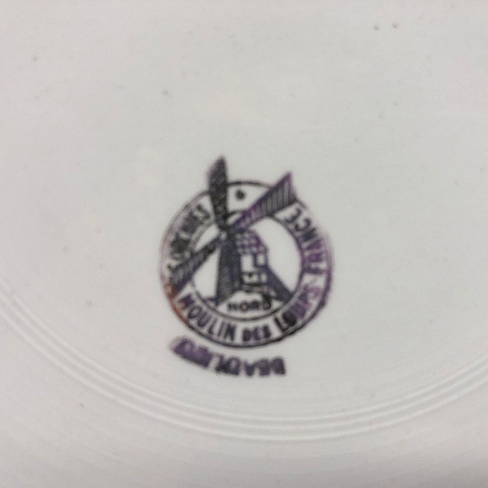 6 Flat porcelain plates "Moulin des Loups" Beaulieu model