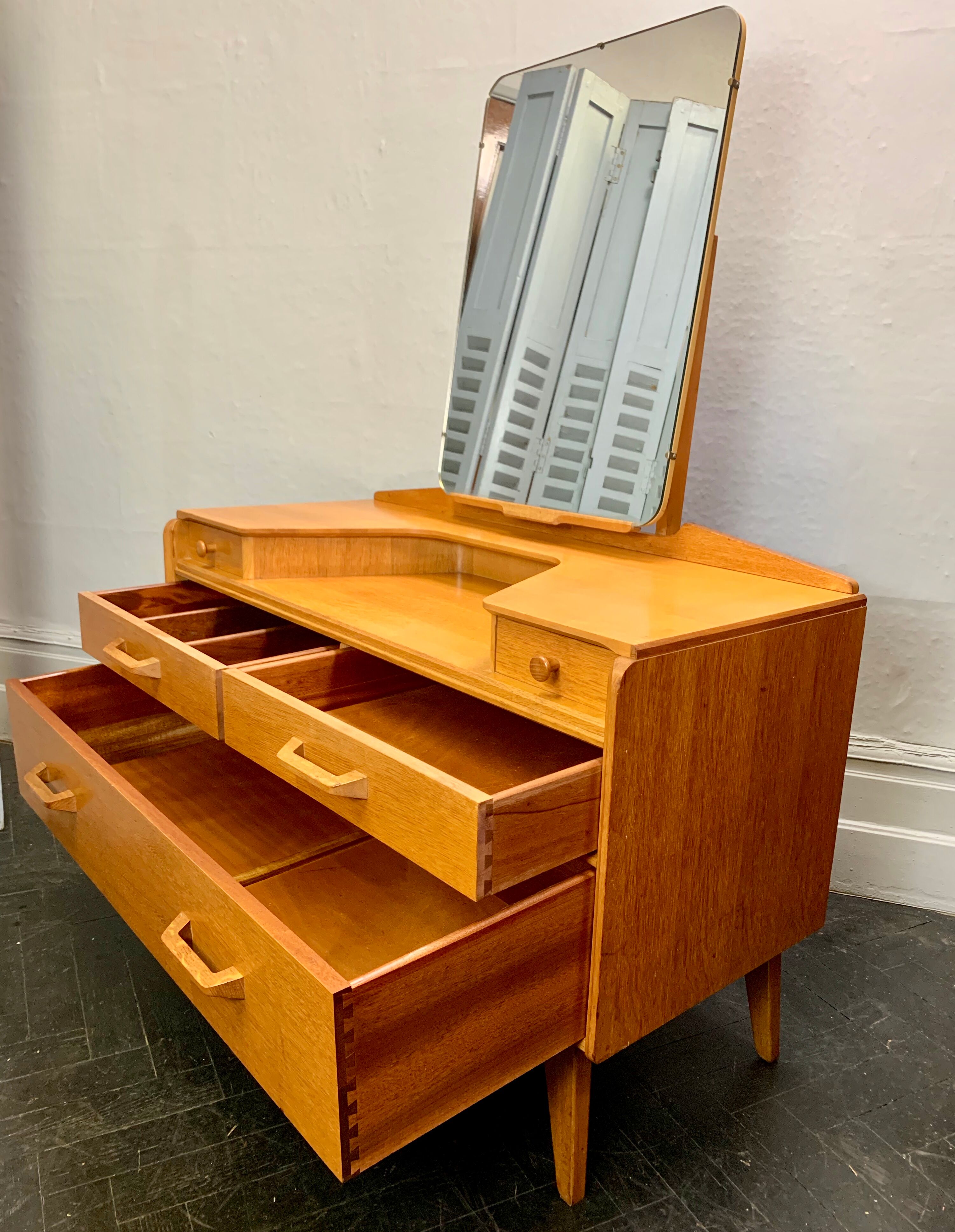 G Plan Dressing Table with Mirror #D50