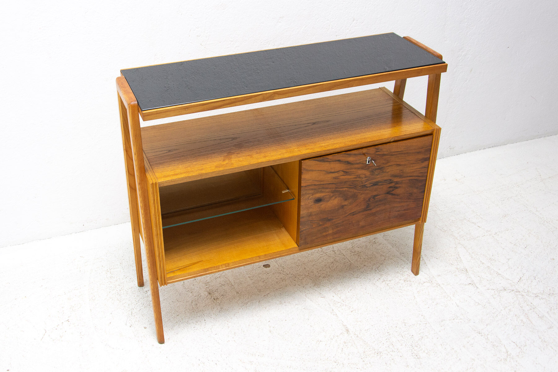 Bar du milieu du siècle, Tchécoslovaquie, années 1960