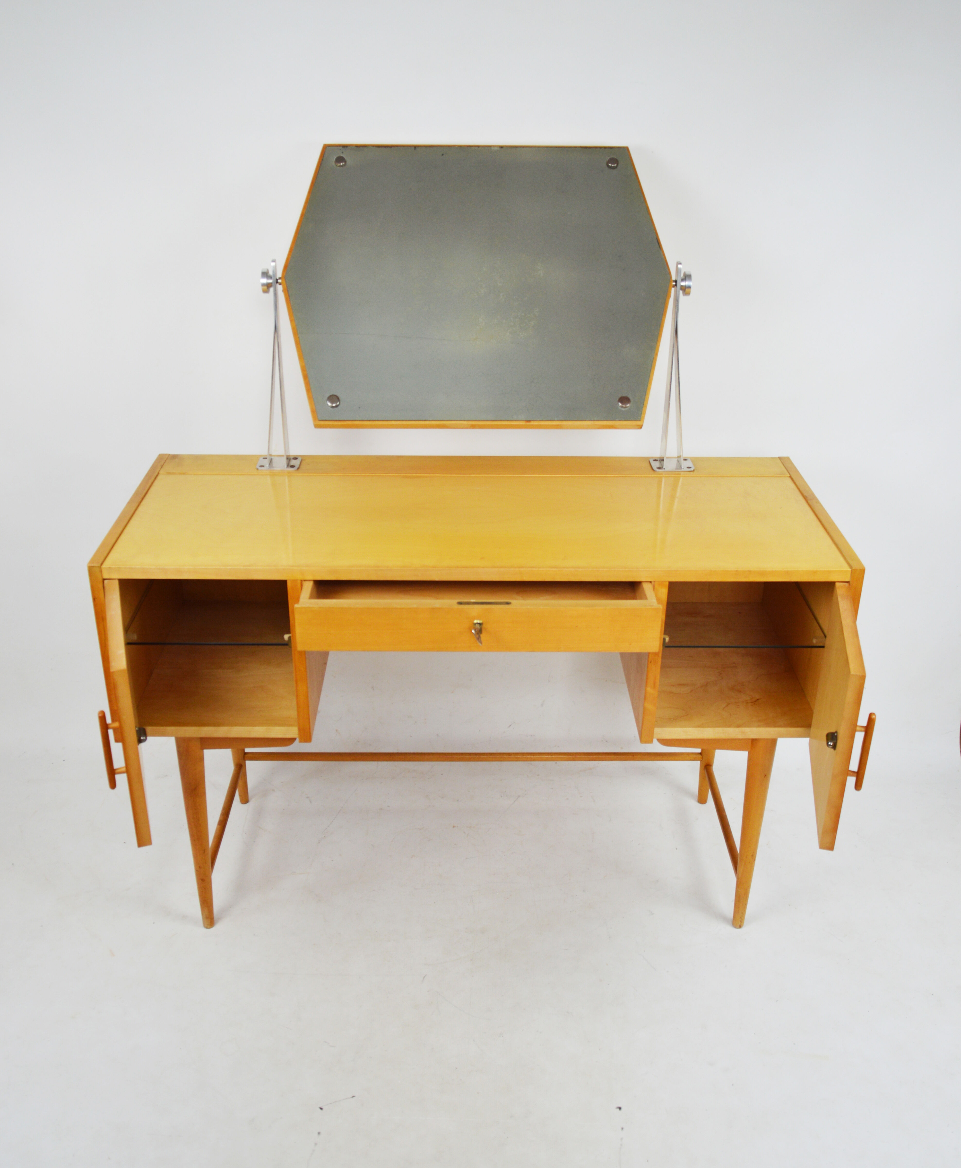 1970s dressing table