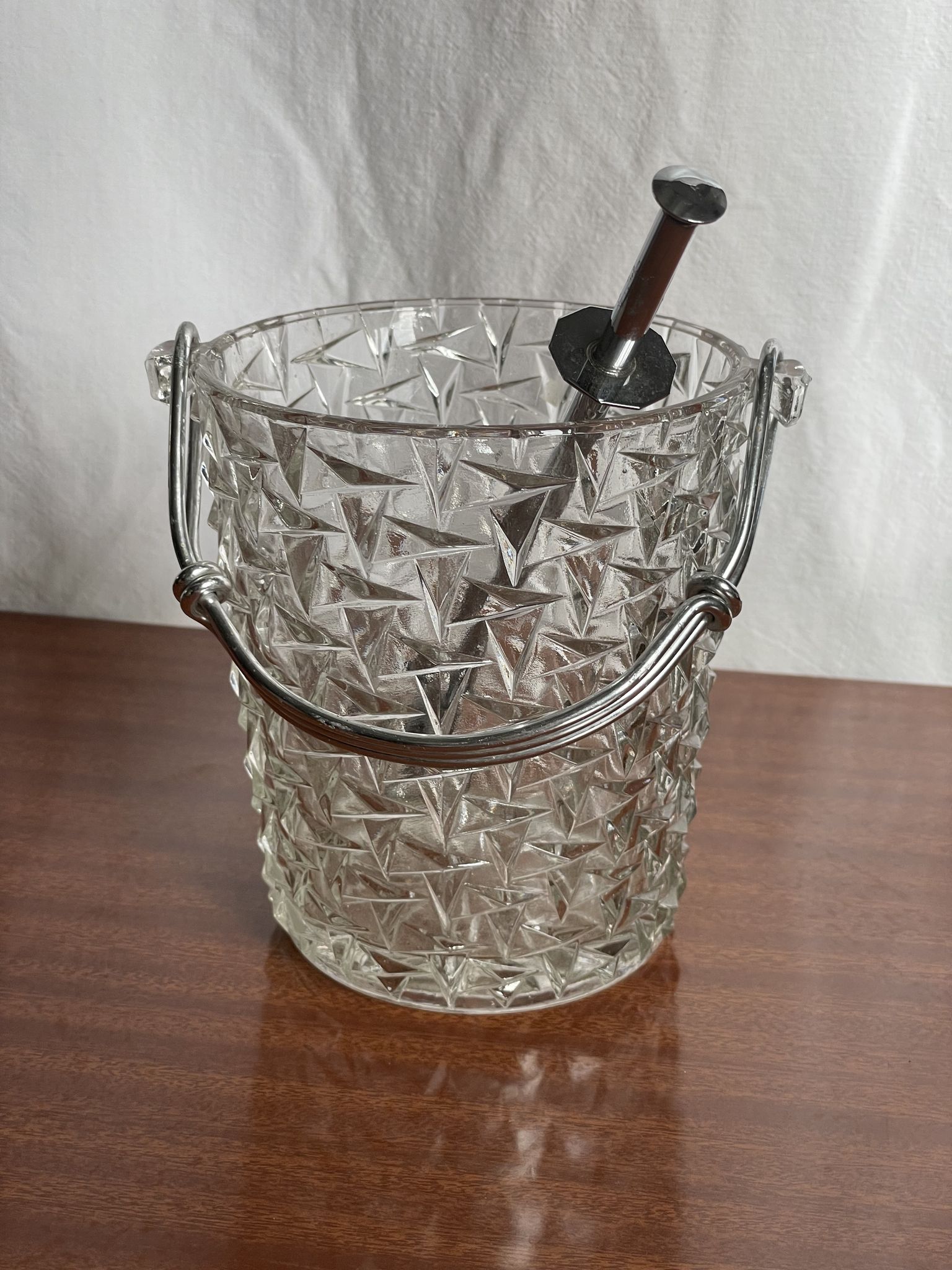 Seau à glace verre  ciselé vintage avec pince