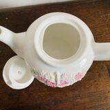 Flower pattern slip teapot