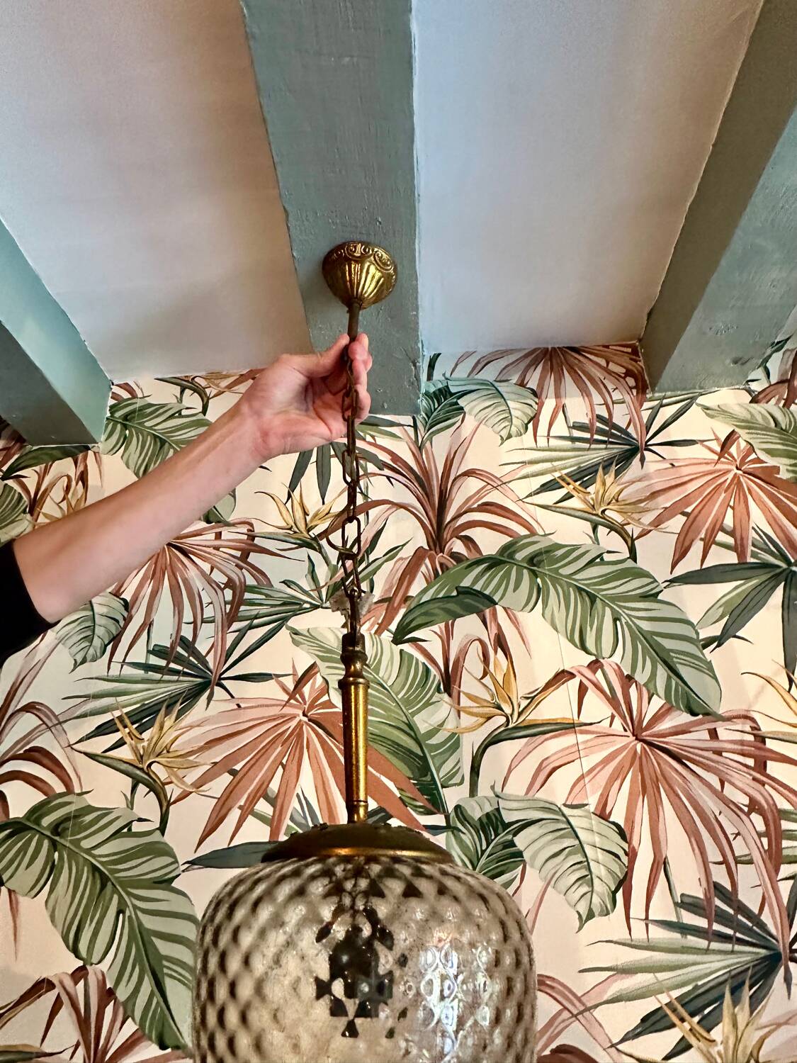 Diamond tip ball chandelier