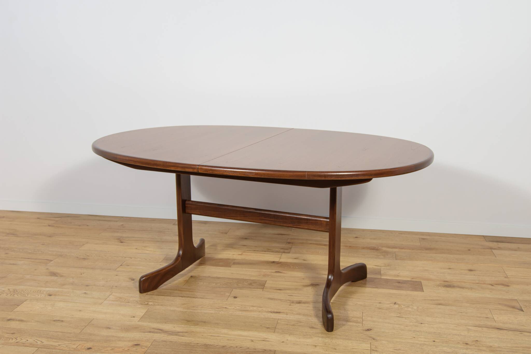 Mid-Century Oval Dining Table in Teak from G-Plan, United Knigdom, 1960s