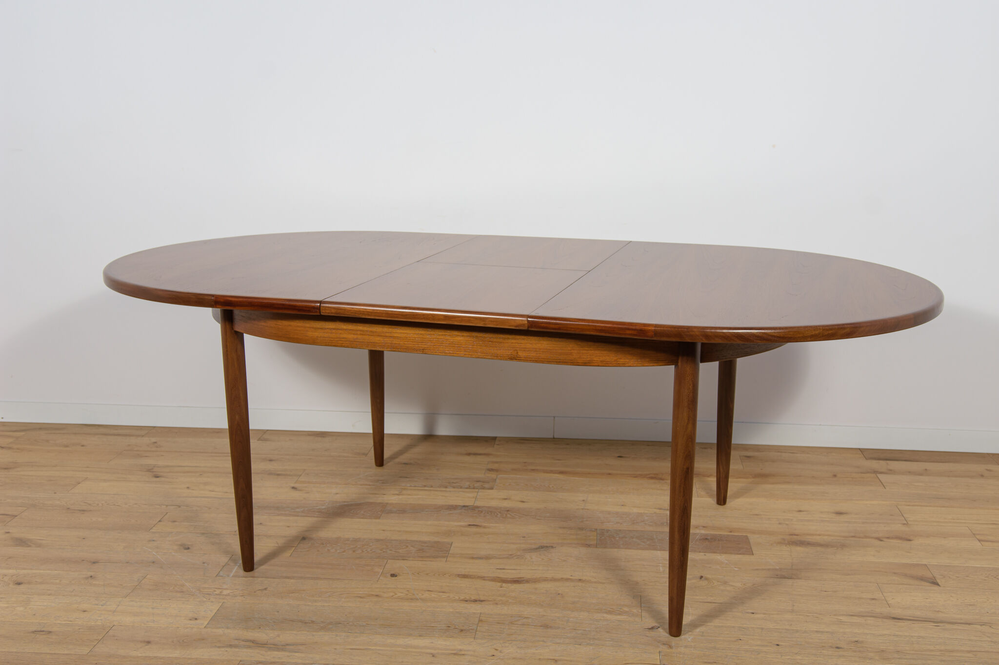 Mid-century modern oval dining table in teak from G-Plan, United Kingdom, 1960s