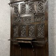 Neo-Gothic coat rack in carved oak, 19th century