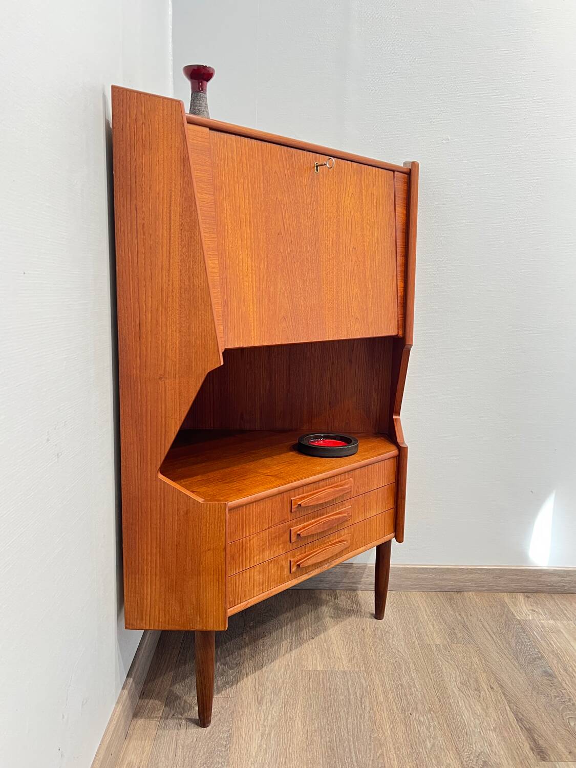 Scandinavian corner unit in teak, Danish design