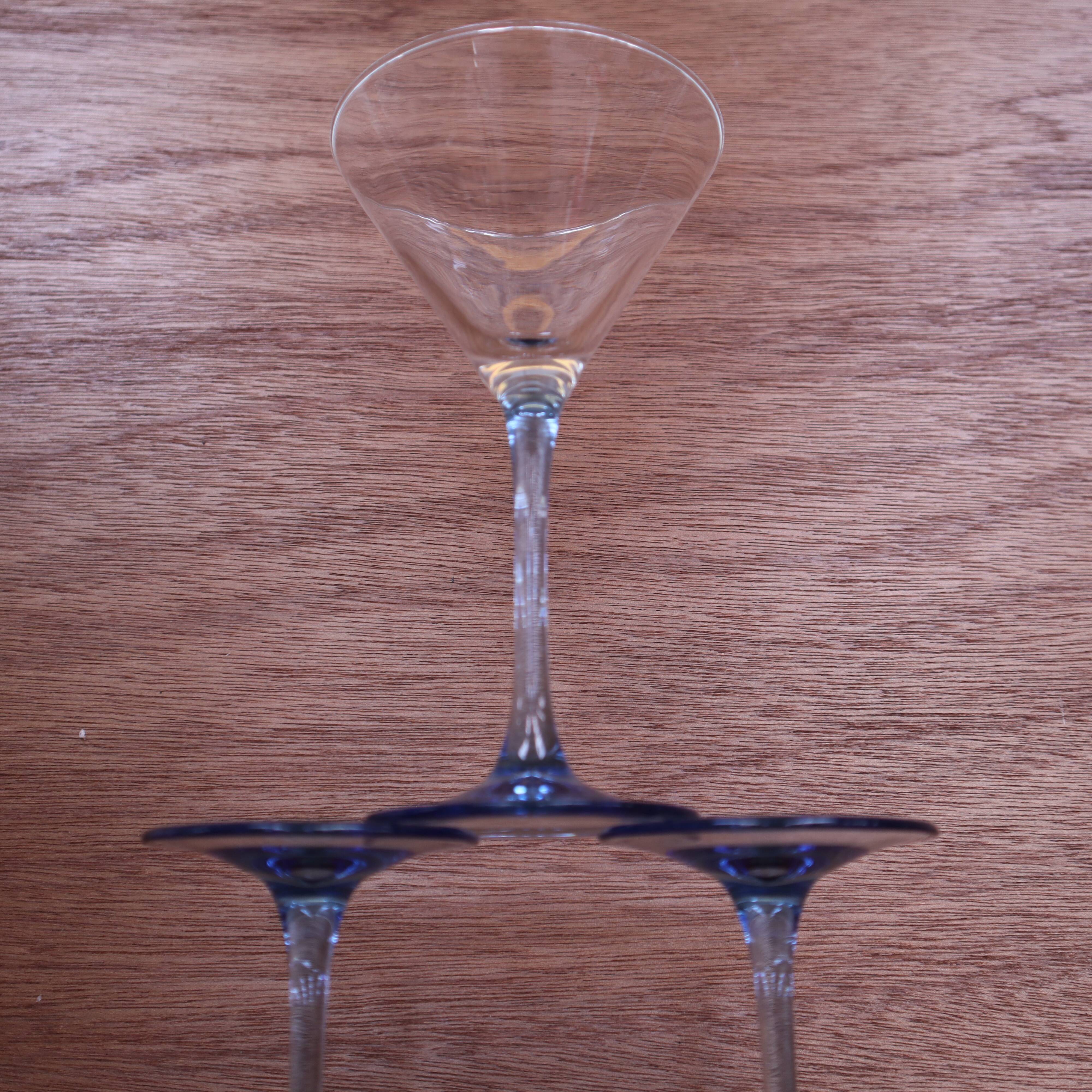 6 Luminarc cocktail glasses with azure blue stems.