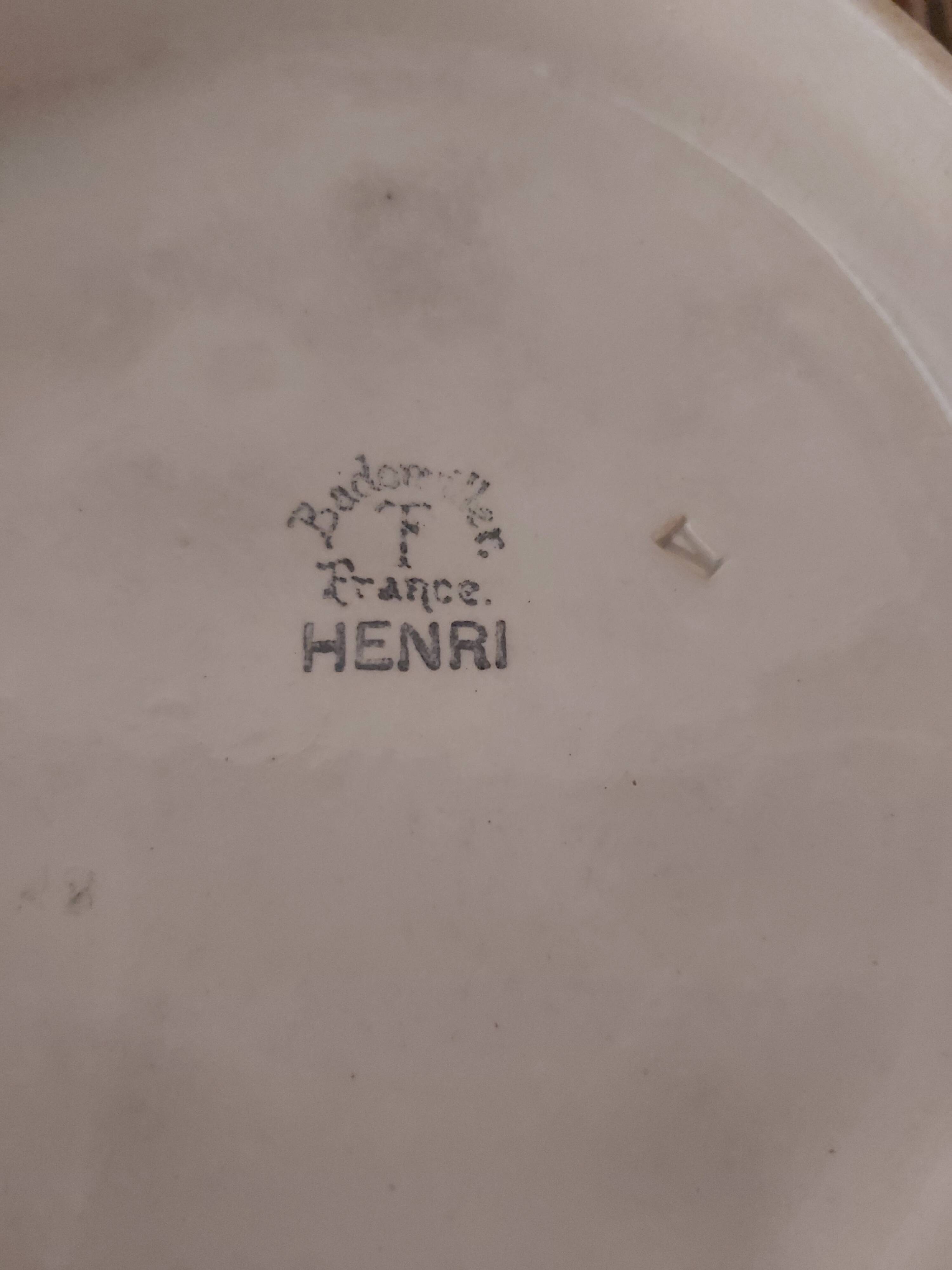 Round flat on Piedouche compotier Badonviller model Henri