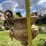 Cassolette Centrepiece in gilded bronze, 19th century Barbedienne style.