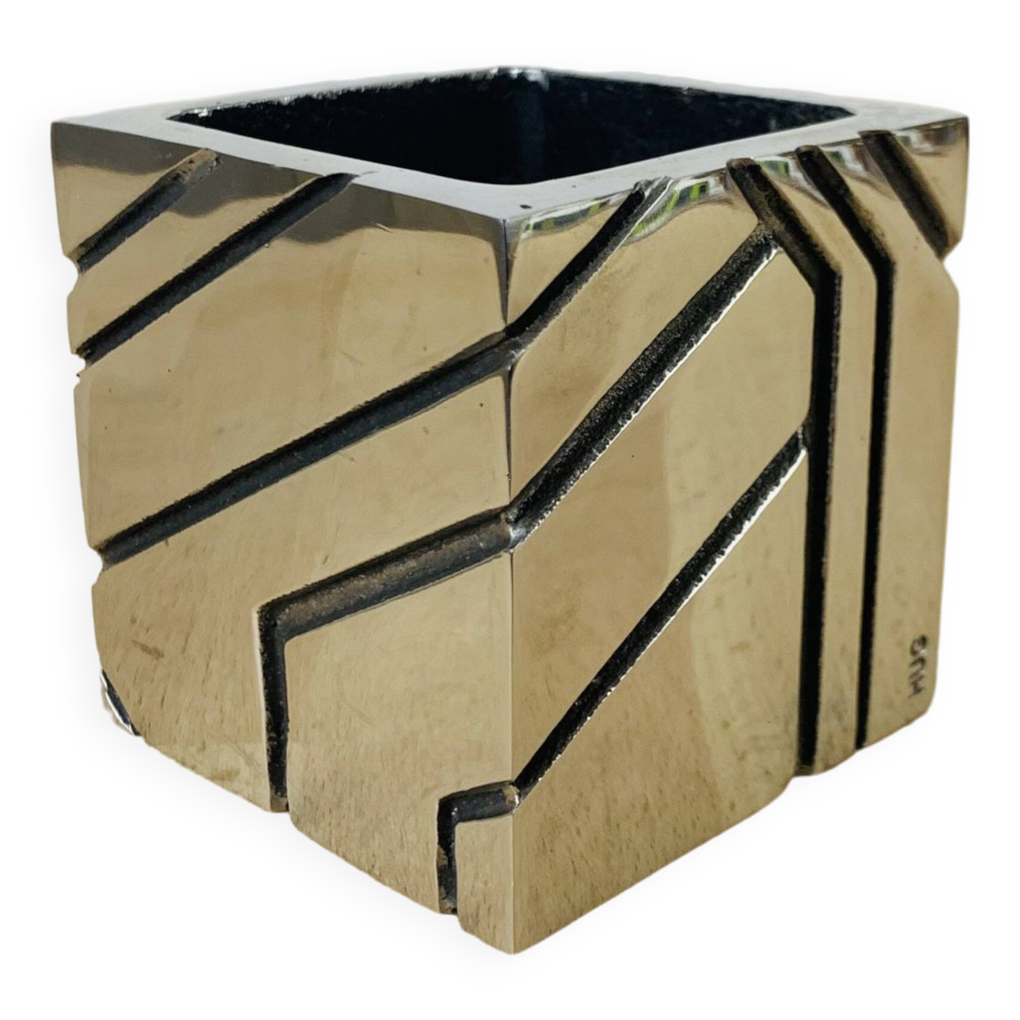 Pot à crayon brutaliste cube métal