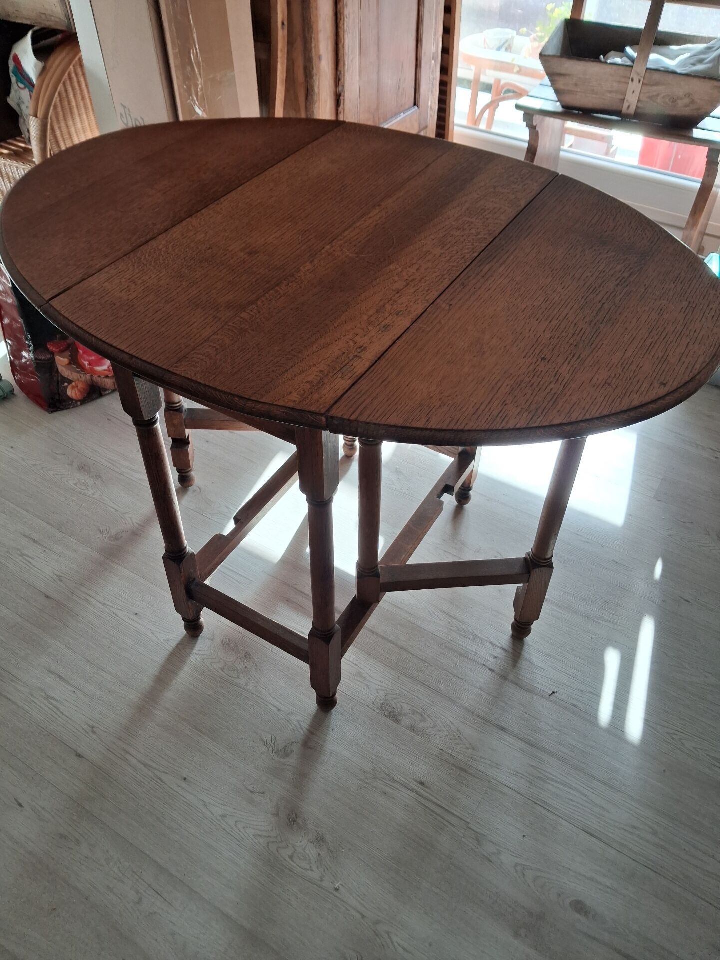 English table Gateberg from the 1920s/1940s.