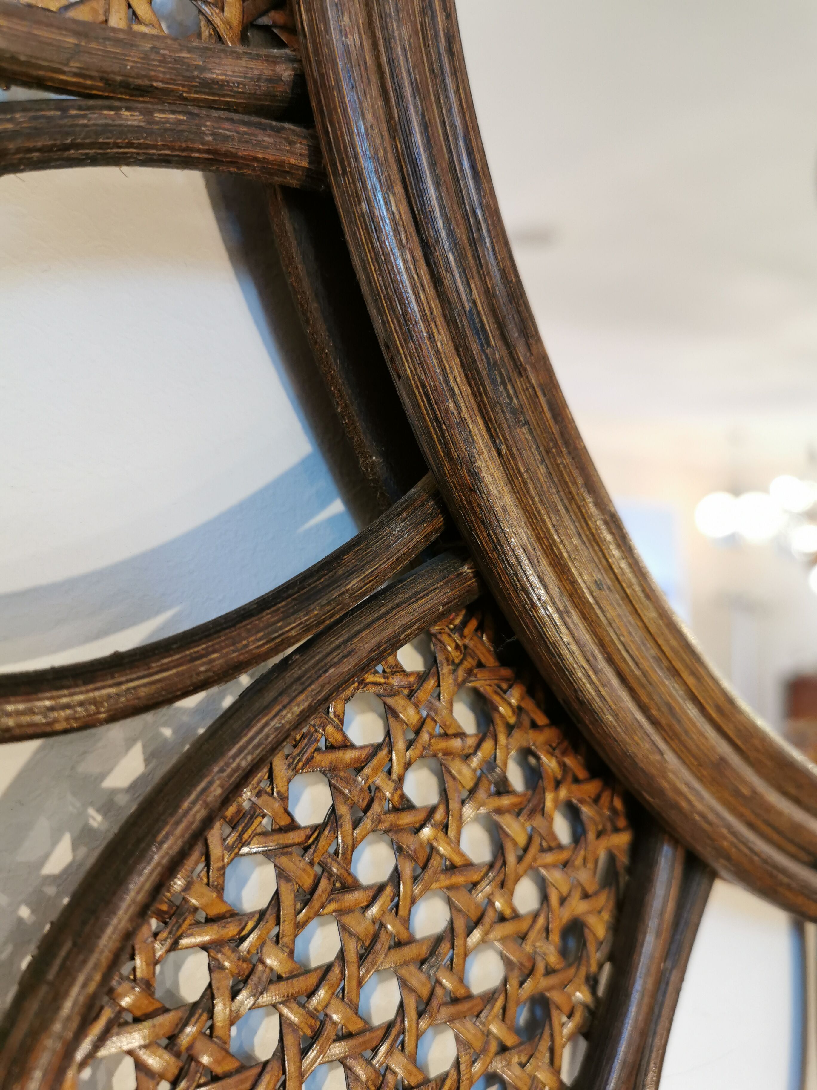 Vintage flower mirror in rattan and cannage 60s/70s