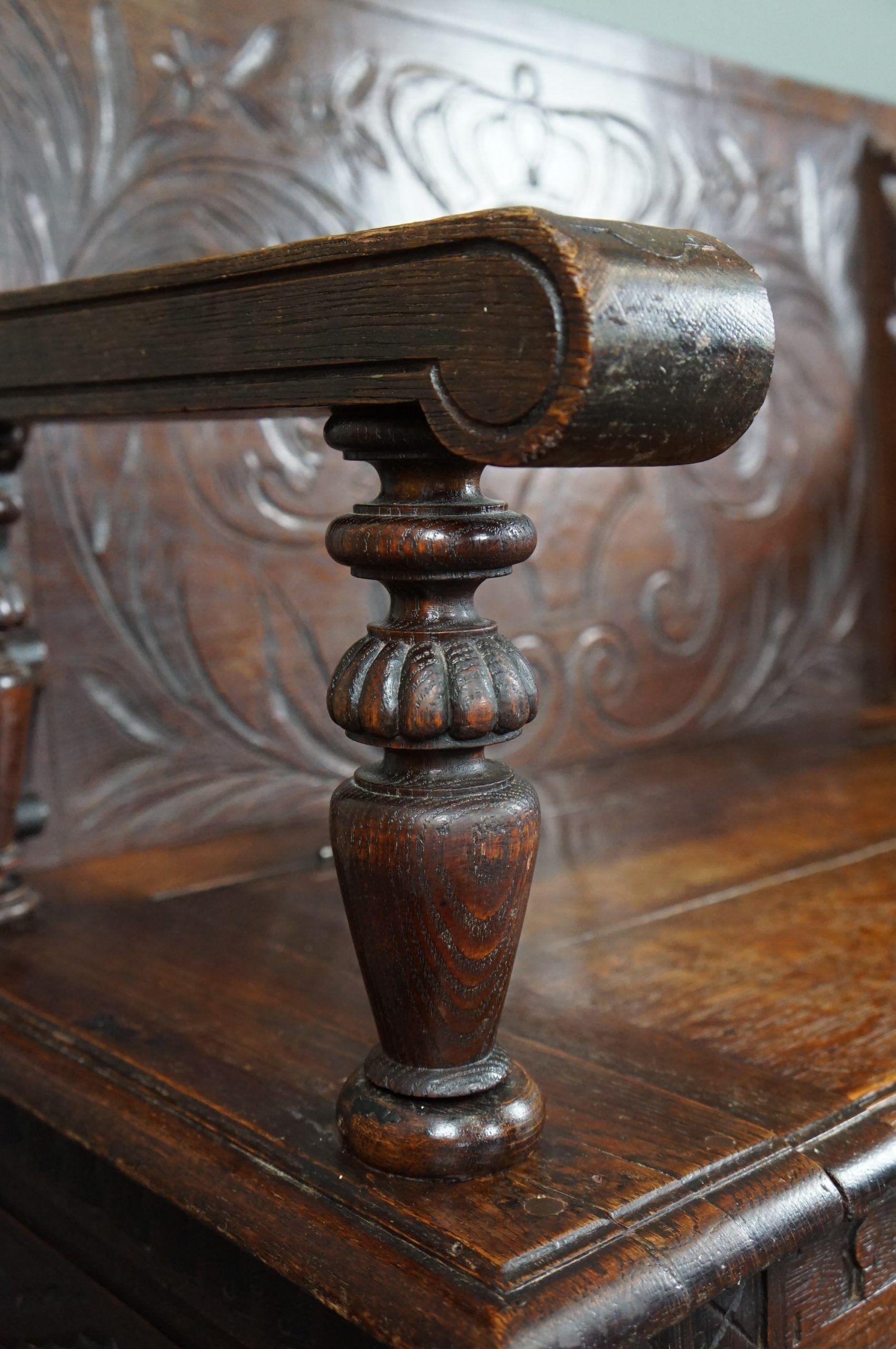 Entrance bench and decorated wooden table valve bench