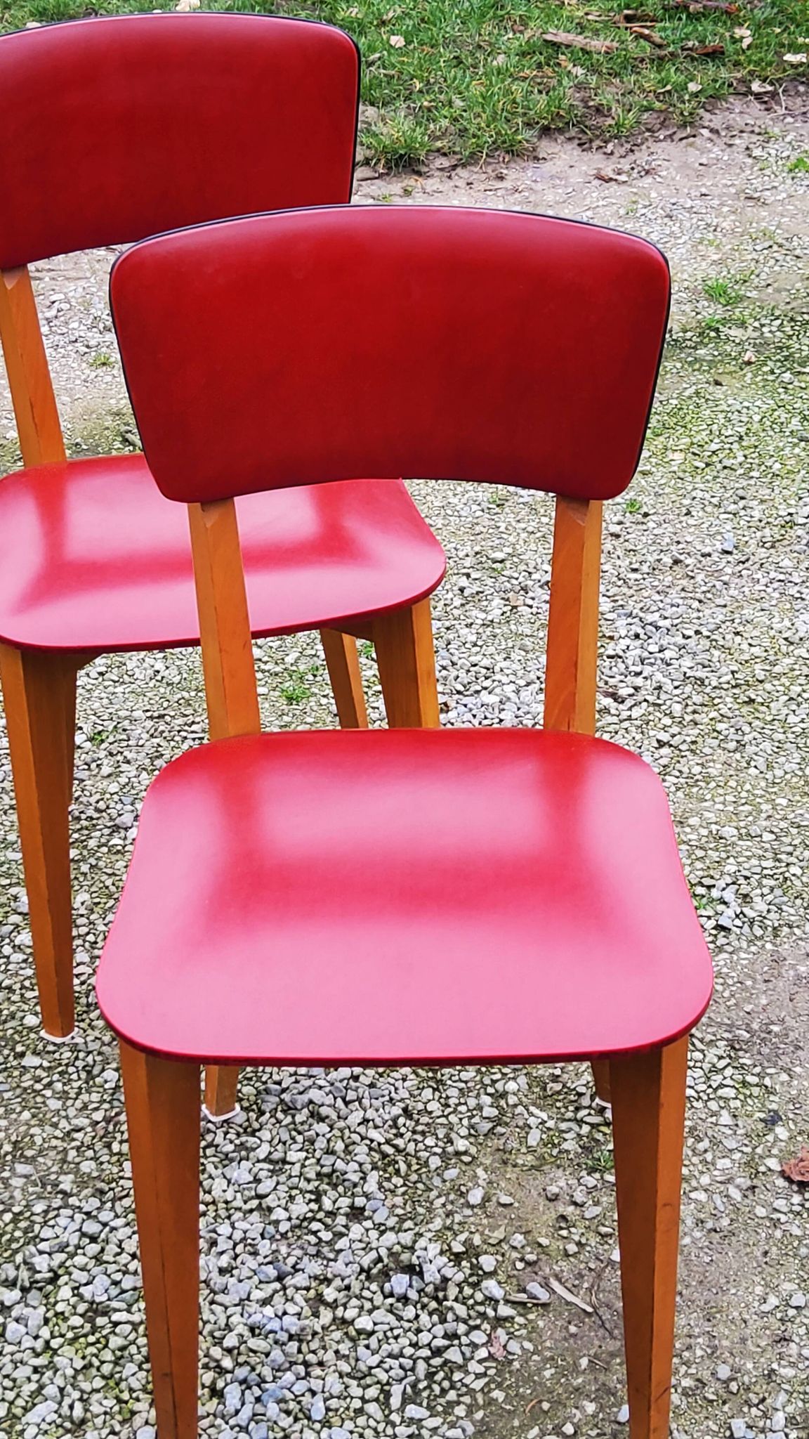 Set of 4 vintage chairs from the 50s in blond beech and red leatherette