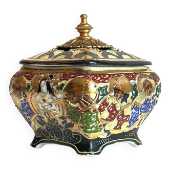 Boite en porcelaine chinoise et laiton début xxème