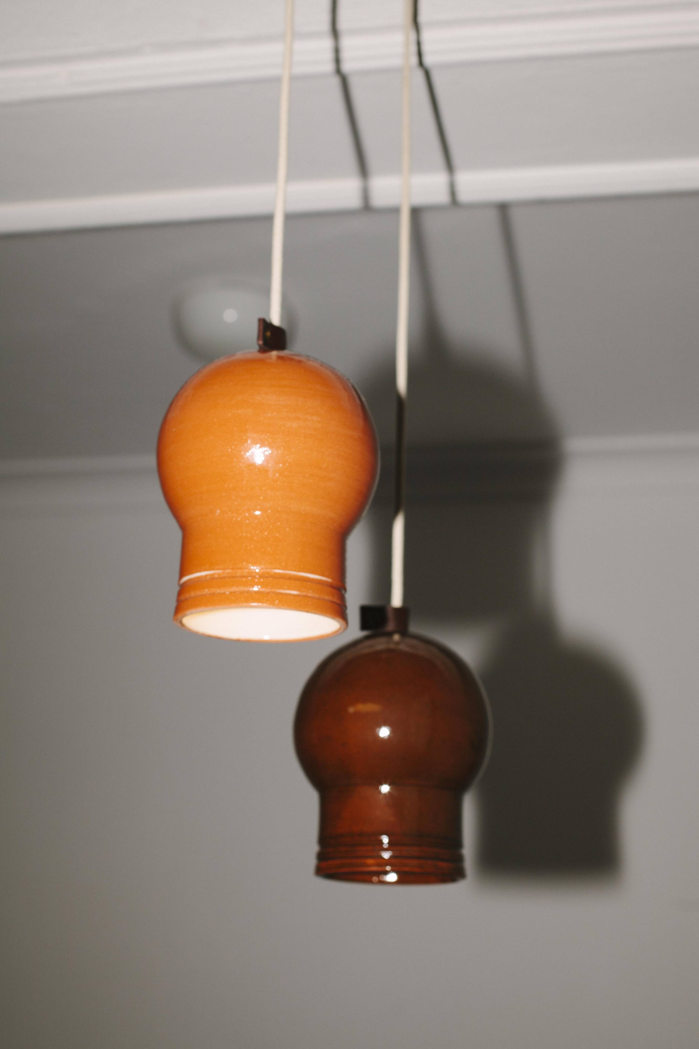 Lampe suspendue en argile verte