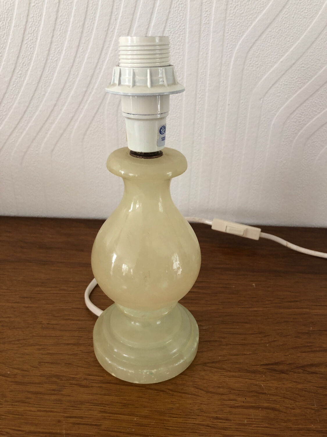 Pied de lampe en albâtre Vintage