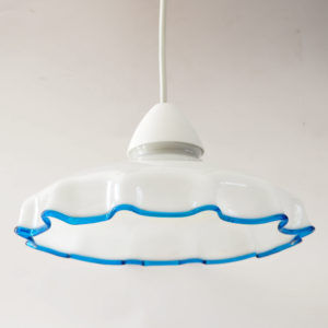 Blue mesh opaline suspension