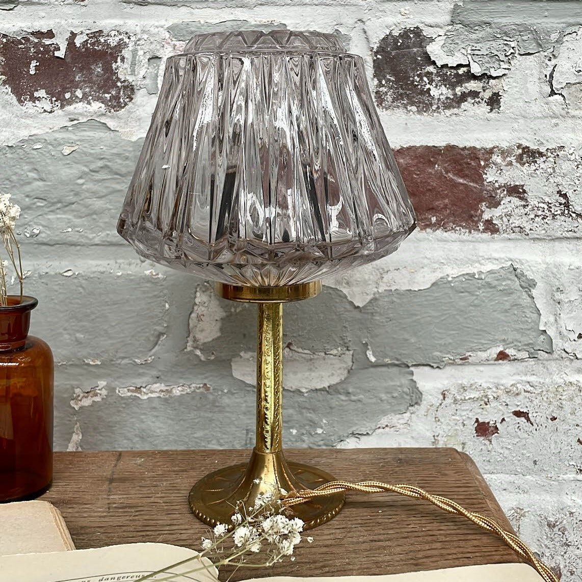 Table lamp